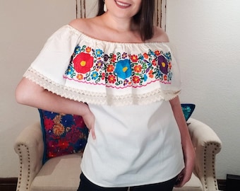 Mexican Embroidered Blouse, Off The Shoulder Blouse, White Artisanal Mexican Blouse, Floral Mexican Themed Party Clothing, 5 de Mayo May 5th