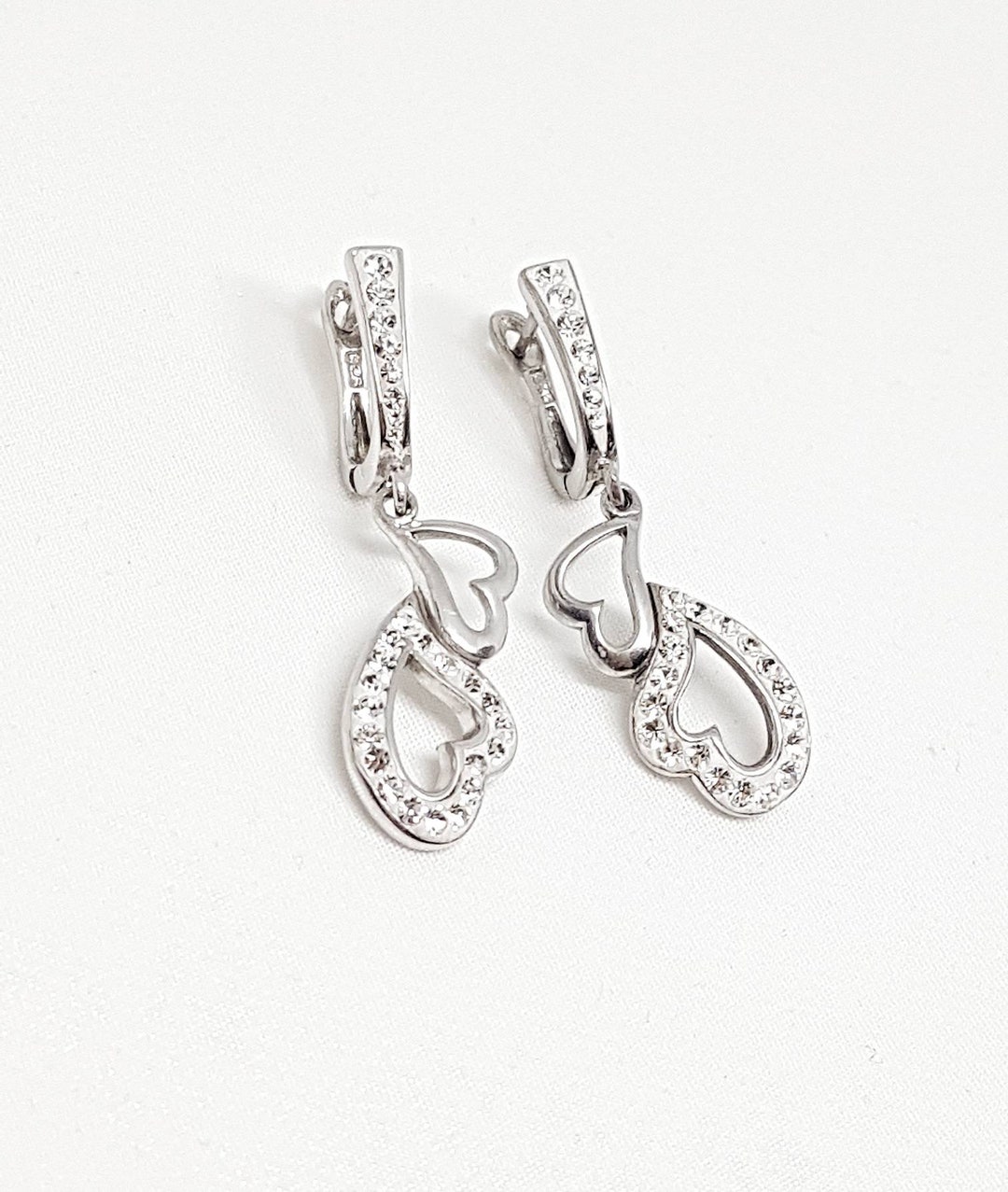 Orecchini a forma di cuore con zirconi cubici: argento sterling
