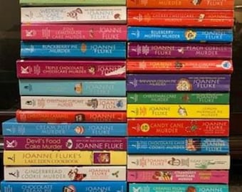 32 Joanne Fluke Hannah Swensen Series 1-30 + Fluke's Lake Eden Cookbook + Anthology with 1 Hannah Novella