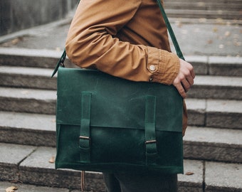 Green Leather Messenger Bag, Emerald Green Personalized Convertible Backpack Men Birthday Present Vintage Shoulder Bag Custom Name