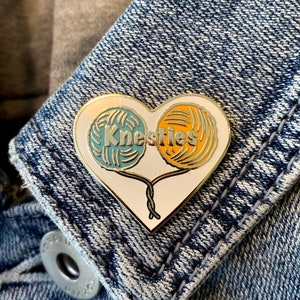 Enamel Pin - Knesties