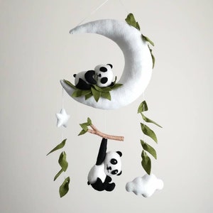 Hecho a pedido, Panda bebé móvil, panda durmiente en la luna, guardería de pandas, regalo de baby shower, móvil para bebés, guardería neutral, guardería contemporánea, imagen 6