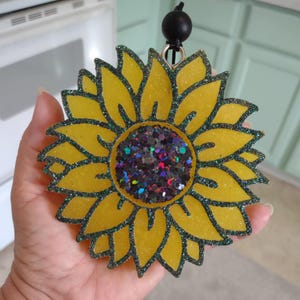 Sunflower Car Freshie Made With Aroma Beads and Fragrance Oil, Sunflower Lover Gift, Fall Gift For Her, Rearview Mirror Decoration