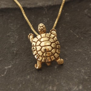Gold turtle hotsell pendant necklace