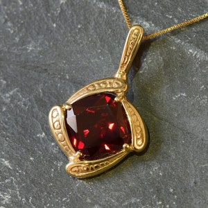 Gold store with ruby