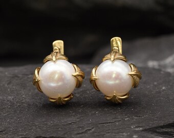 Pendientes de perlas de oro, perla natural, pendientes de hoja, regalo de Navidad para esposa, tachuelas de perlas blancas, vermeil de oro, regalo para ella, tachuelas de perlas grandes