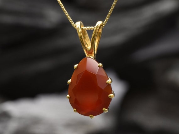 Yellow gold deals carnelian pendant