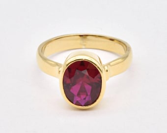 Gold Rubin Ring, Oval Rubin Ring, Rubin Gold Band, Juli Geburtsstein, Solitär Rubin Ring, Roter Ring, Geschenk für sie, Lünette Ring, 18k Gold Vermeil