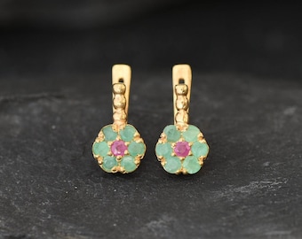 Gold Flower Earrings, Natural Emerald, Natural Ruby, Daisy Earrings, May Birthstone, July Birthstone, Gold Dainty Earrings, Vintage Earrings