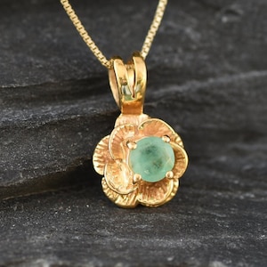 Gold Flower Pendant, Emerald Pendant, Natural Emerald, May Birthstone, Gold Pendant, Rose Pendant, Gold Necklace, Emerald Necklace, Emerald
