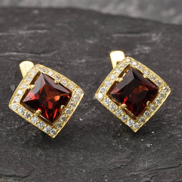 Gold Garnet Earrings, Natural Garnet, Red Square Earrings, Garnet Studs, January Birthstone, Vintage Earrings, Gold Vermeil, Red Diamond