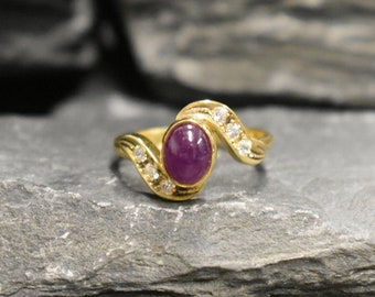 Gold Ruby Ring, Natural Ruby, Red Vintage Ring, Antique Ring, Gold Plated Ring, Solitaire Ring, Engagement Ring, 2 Carat Ring, Vermeil Ring