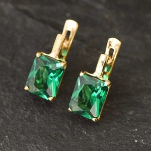 Brincos de ouro com esmeralda, brincos quadrados de ouro, esmeralda sintética, brincos de ouro com esmeralda, brincos com corte esmeralda, brincos em ouro vermeil, brincos de ouro 18 quilates imagem 2