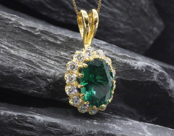 Rosecliff Heart Diamond & Emerald Necklace in 14k Gold (May)