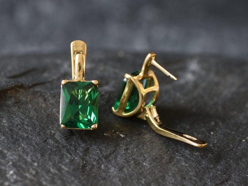 Brincos de ouro com esmeralda, brincos quadrados de ouro, esmeralda sintética, brincos de ouro com esmeralda, brincos com corte esmeralda, brincos em ouro vermeil, brincos de ouro 18 quilates imagem 9