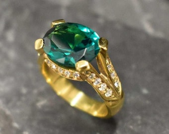 Anillo de oro y esmeralda, esmeralda sintética, anillo antiguo, anillo chapado en oro, anillo verde vintage, anillo verde grande, anillo horizontal, anillo vermeil