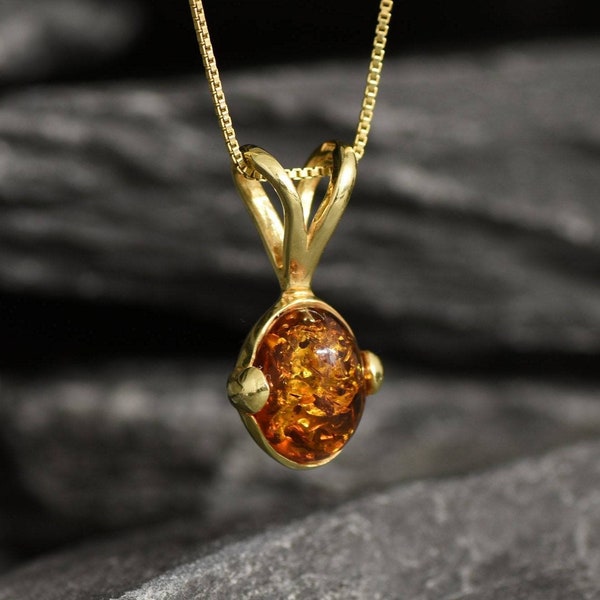 Gold Amber Pendant, Natural Amber, Amber Pendant, Yellow Oval Pendant, Genuine Amber Pendant, Dainty Pendant, Gold Vermeil Pendant, Amber