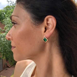 Pendientes de oro y esmeralda, esmeralda sintética, pendientes antiguos, pendientes cuadrados, pendientes chapados en oro, pendientes de talla princesa, pendientes vintage, vermeil imagen 6