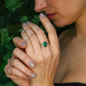 Gouden ring met smaragd, gemaakt van smaragd, gouden vintage ring, gouden verlovingsring, beloftering, groene ring, 18 kt goud vermeil, ring 3 karaat afbeelding 7