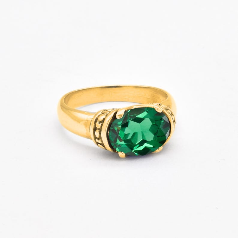 Anello in oro e smeraldo, anello tribale con smeraldo, anello antico, anello vintage con smeraldo, anello di fidanzamento con smeraldo, anello in oro verde, anello solitario con smeraldo immagine 3