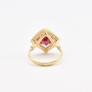 Anello con rubino quadrato, rubino artificiale, anello con rubino in oro, anello vintage rosso, anello quadrato rosso, anello con taglio principessa, anello in oro vermeil, oro di Adina immagine 9