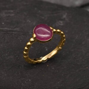 Rubin Ring in Gold, Natürlicher Rubin, Oval Ring, Vergoldete Ring, Vintage Ring, Juli Geburtsstein, Jubiläumsgeschenk, 3 Karat Ring, Vermeil Ring Bild 10