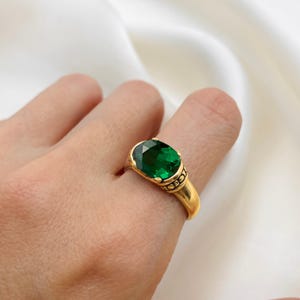 Anello in oro e smeraldo, anello tribale con smeraldo, anello antico, anello vintage con smeraldo, anello di fidanzamento con smeraldo, anello in oro verde, anello solitario con smeraldo immagine 6