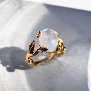 Gold Moonstone Ring, Rainbow Moonstone, Vintage Ring, Gold Leaf Ring, June Birthstone, Gold Antique Ring, Gold Plated Ring, Proposal Ring