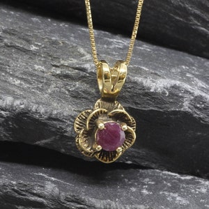 Gold Ruby Pendant, Natural Ruby, July Birthstone, Gold Flower Pendant, Gold Vintage Pendant, Flower Pendant, Rose Pendant, Ruby Pendant