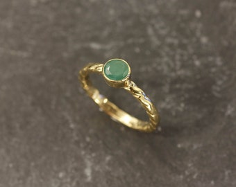 Gouden Smaragd Ring, Natuurlijke Smaragd, Solitaire Ring, Vintage Ring, Vergulde Ring, Groene Ring, Antieke Band, Stapelbare Ring, Vermeil Ring