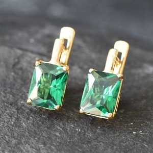 Brincos de ouro com esmeralda, brincos quadrados de ouro, esmeralda sintética, brincos de ouro com esmeralda, brincos com corte esmeralda, brincos em ouro vermeil, brincos de ouro 18 quilates imagem 8