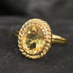 Gold Citrine Ring, Natural Citrine, Vintage Ring, November Birthstone, Gold Solitaire Ring, Antique Ring, Yellow Stone Ring, Birthstone Ring