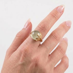 Anillo de hoja de oro, prehnita natural, anillo de piedra natal de mayo, anillo de flor de oro, anillo antiguo de oro, anillo vintage, anillo de plata maciza, chapado en oro de 18 quilates imagen 2