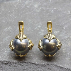 Black Pearl Earrings, Natural Black Pearl, Gold Leaf Earrings, Black Petal Earrings, Large Pearl Studs, Gold Plated Studs, Vermeil Earrings