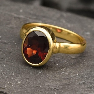 Gold Garnet Ring, Natural Garnet, Red Antique Ring, January Birthstone, Vintage Ring, Promise Ring, Solitaire Ring, Oval Ring, Gold Vermeil