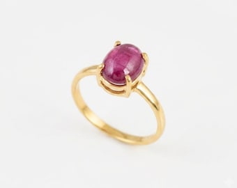 Gouden robijn ring, natuurlijke robijn, 2 karaat solitaire, ring voorstel, geboortesteen juli, eenvoudige robijn ring, kleine ovale ring, ring verguld vermeil