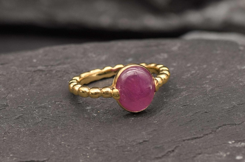 Rubin Ring in Gold, Natürlicher Rubin, Oval Ring, Vergoldete Ring, Vintage Ring, Juli Geburtsstein, Jubiläumsgeschenk, 3 Karat Ring, Vermeil Ring Bild 1