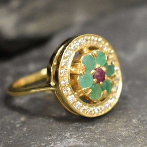 Emerald Ring, Natural Emerald Ring, May Birthstone, Gold Flower Ring, Gold Vintage Ring, Flower Ring, 14K Gold Plated Ring, Round Gold Ring
