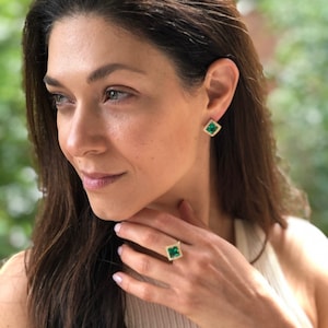 Pendientes de oro y esmeralda, esmeralda sintética, pendientes antiguos, pendientes cuadrados, pendientes chapados en oro, pendientes de talla princesa, pendientes vintage, vermeil imagen 9