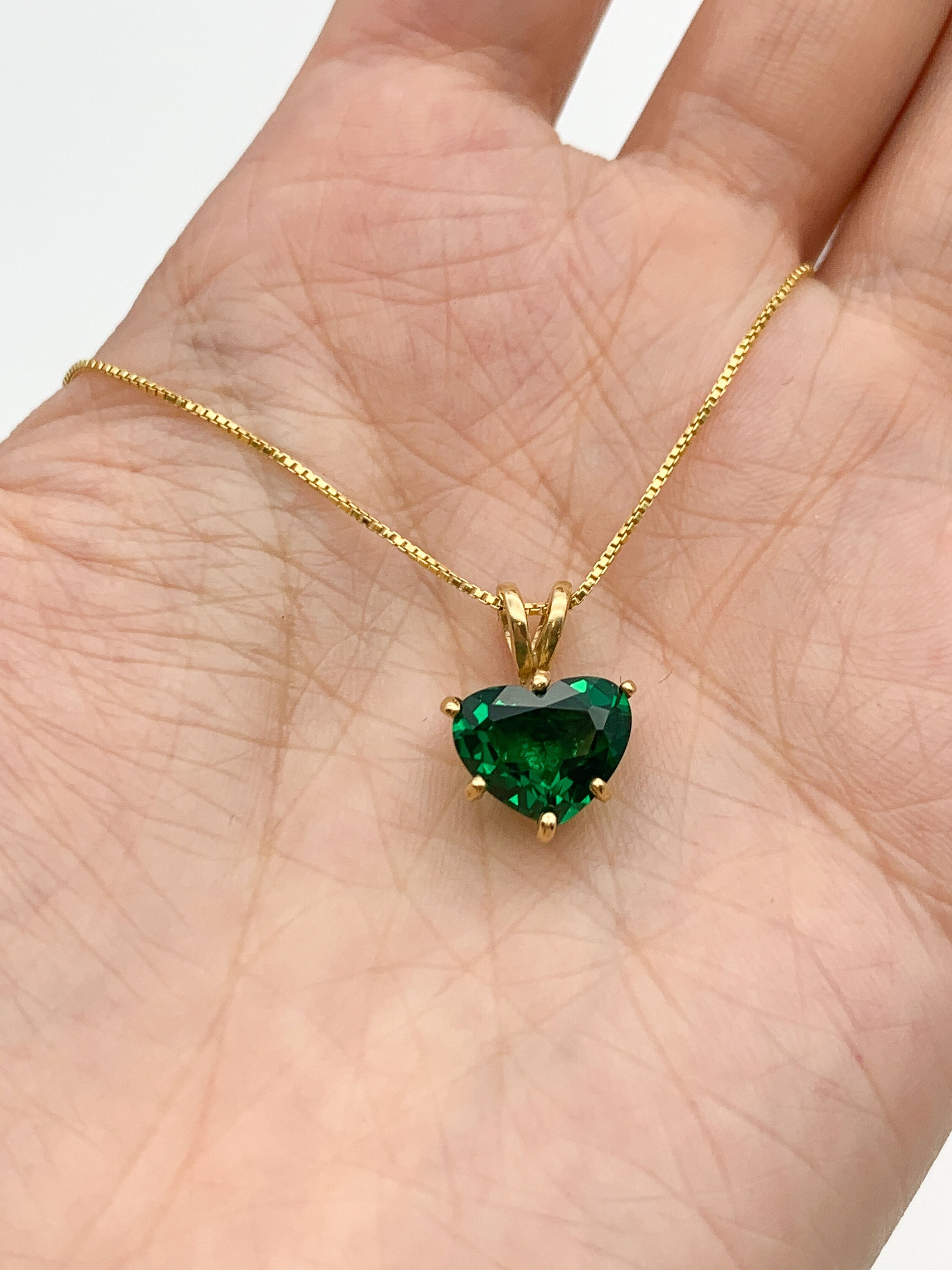 Emerald heart necklace gold deals