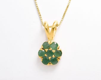 Gold Flower Pendant, Natural Emerald, Green Emerald Necklace, May Birthstone, Dainty Pendant, Vintage Necklace, Daisy Pendant, Vermeil