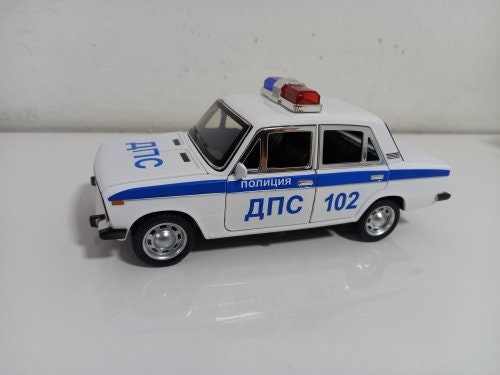 Modèle Réduit LADA 2106 Diecast 1:32 - Avec Sons Et Lumières, Jouet Pull-back, Neuf