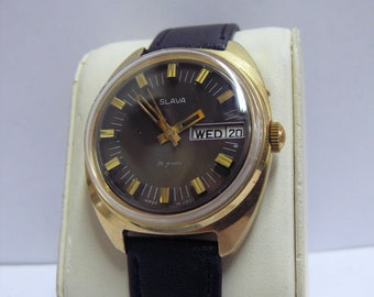 Slava Watch Collector's Gold Plated Slava Men's Wristwatch, Day/Date 26 rubies Retro Russian Watch