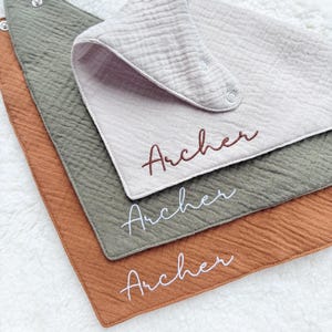 Personalized baby bib with name Embroidered bandana bib Newborn baby bib Muslin Custom baby bib set Boy bib monogrammed Baby shower gift