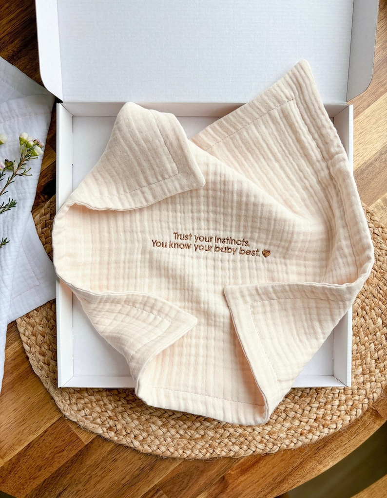 Postpartum affirmation washcloth for New mom gift Postpartum care package Expecting mum Self care gift new Mom to be gift Pregnancy gift box