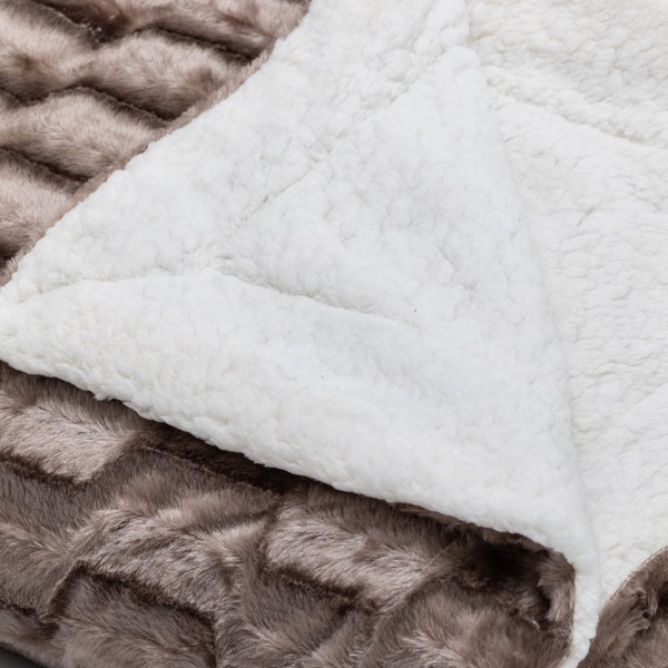 Double Plaid Blanket 200x230 Double Face Synthetic Mink Shaggy Cozy Blanket! Warm, soft and super luxurious!