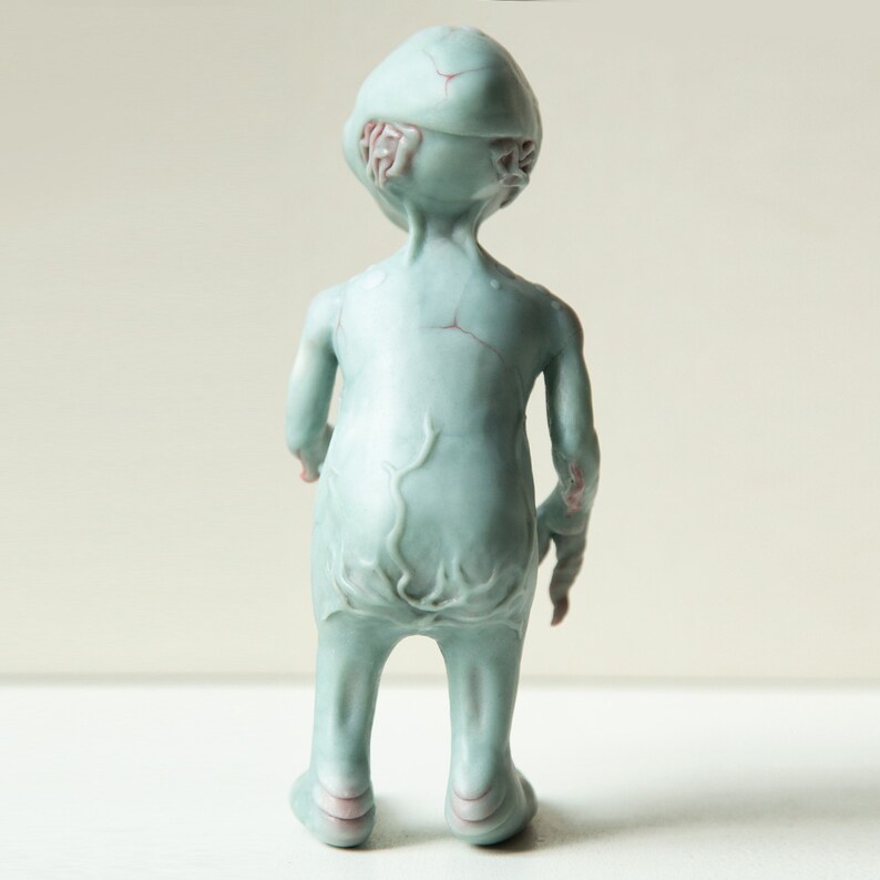 alien lifeform sculpture