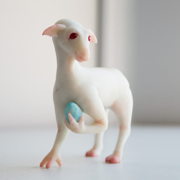 Alien Mother Sculpture – Handmade Fantasy Creature Protecting Her Egg