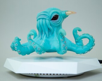 Levitating weird sculpture of octopus Cthulhu idol, levitation magic staff art doll creature, call of Cthulhu kinetic sculpture octopus gift