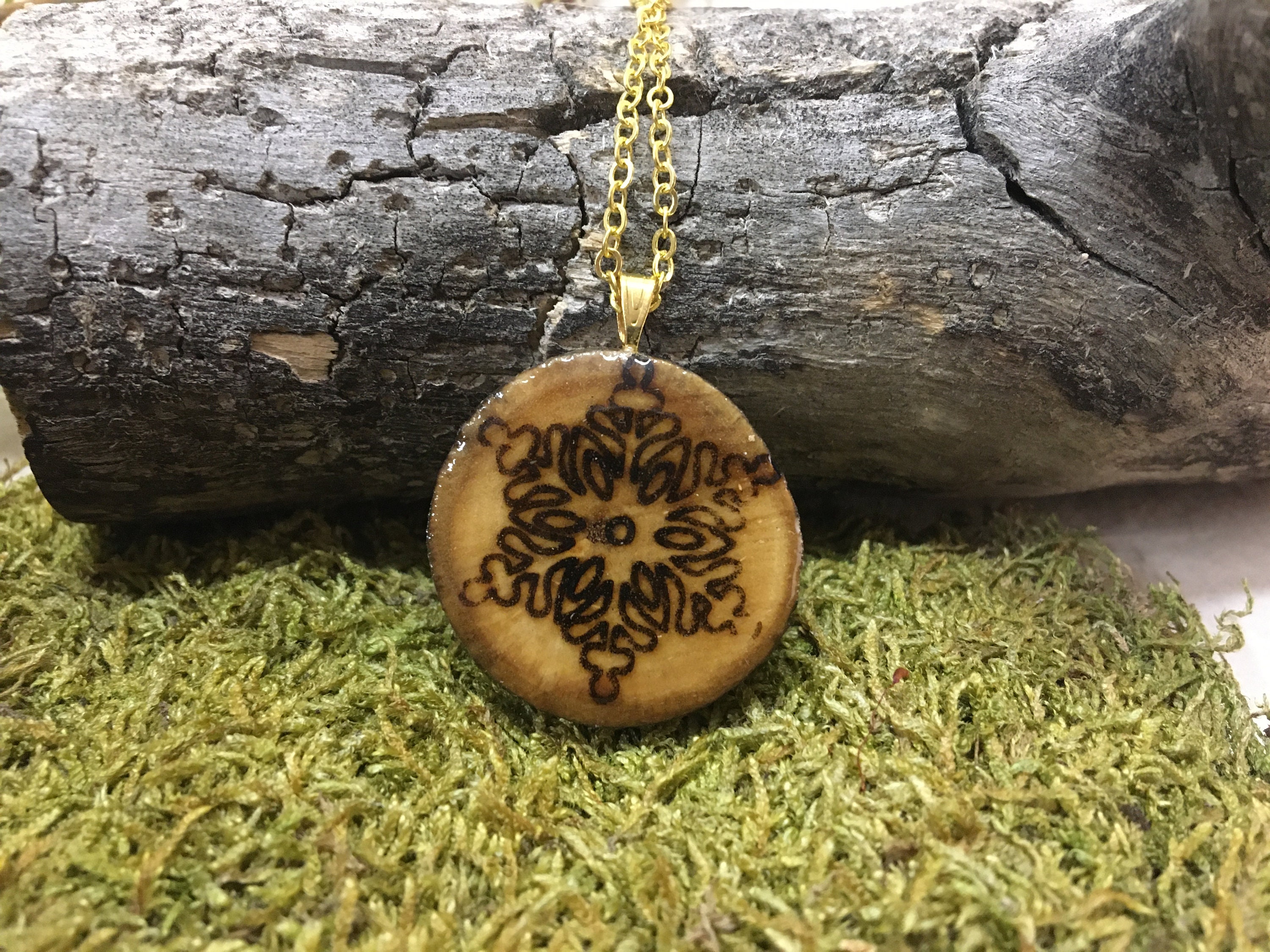 Copo de nieve grabado con colgante de madera | Etsy